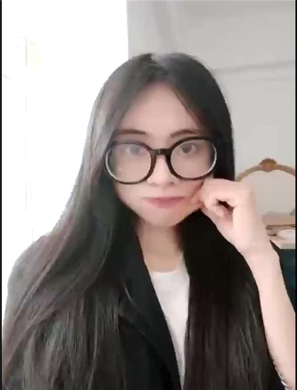 积玉桥00后眼镜妹