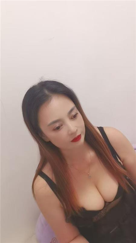 熟女妈妈感十足