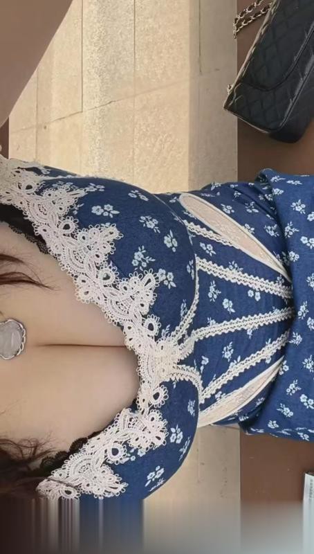 大胸妹子..