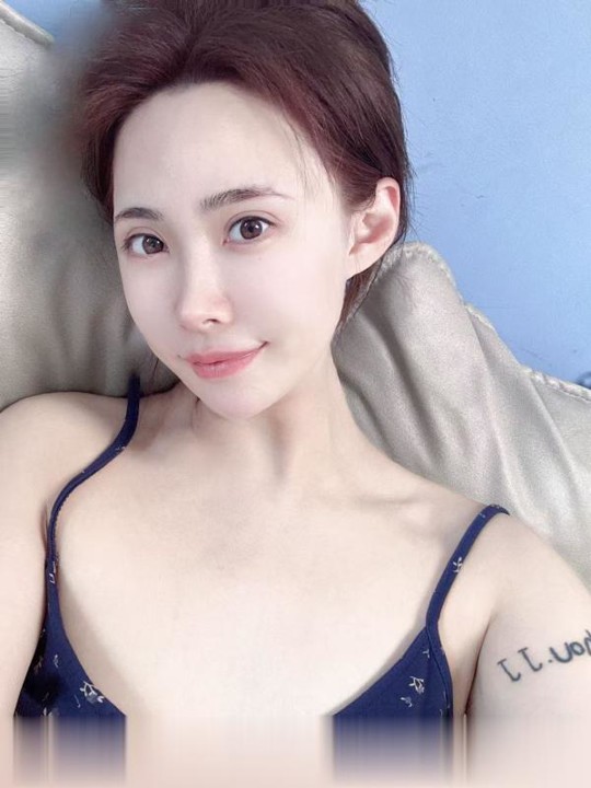 栖霞贴心小姐姐