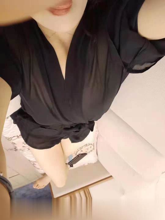 政务苗条中项安琪