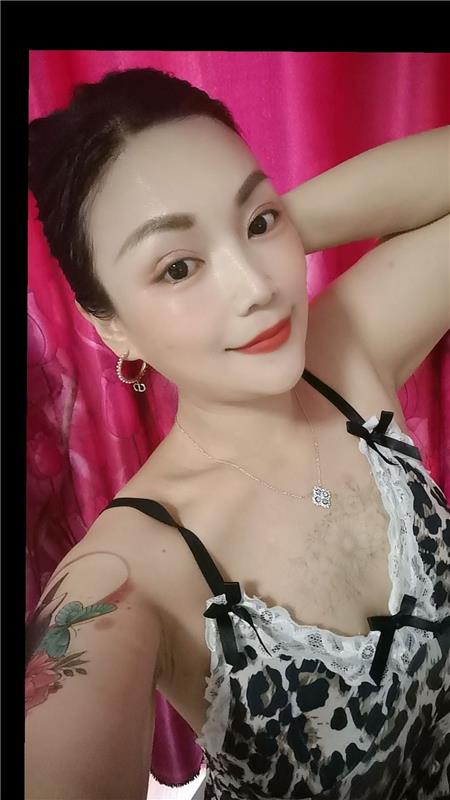 瘦小服务型少妇，体感不错