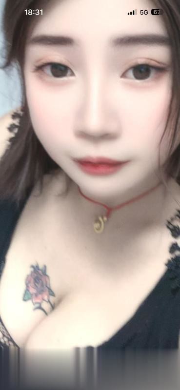 大屁股骚熟女双飞