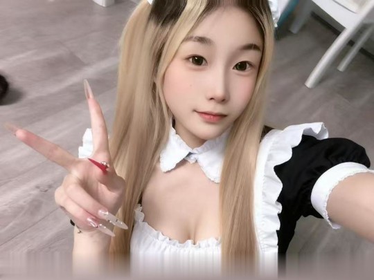 170三点粉气质女神