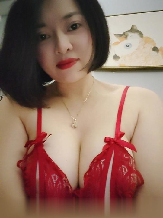 身材丰满骚少妇