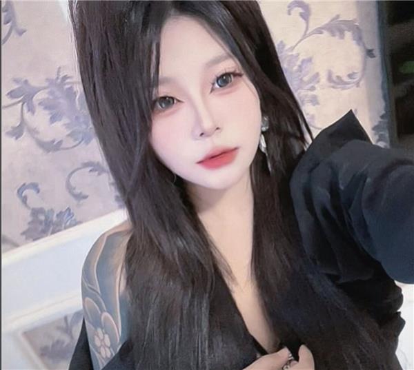 性感媚媚大胸妹