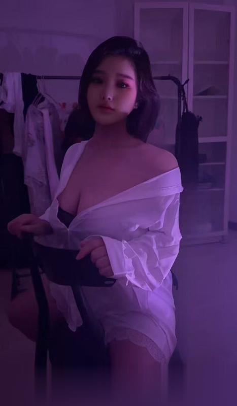 铁西短发大胸妹妹