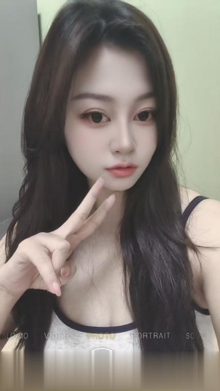 性感美女可舌吻