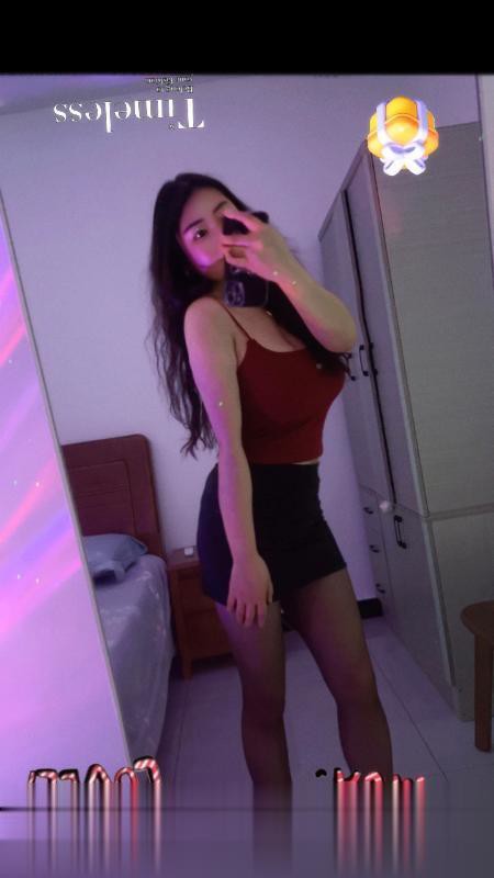 大胸黑丝小少妇