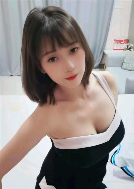 番禺大胸小不点