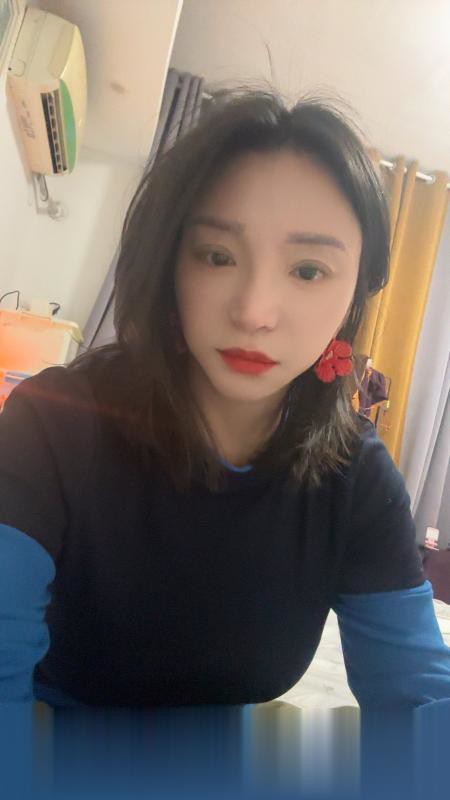 戴眼镜的风骚少妇