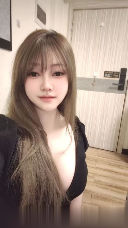 打卡白云大奶草莓