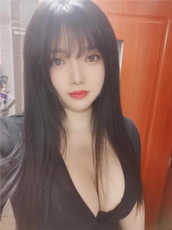 性感妖娆小少妇