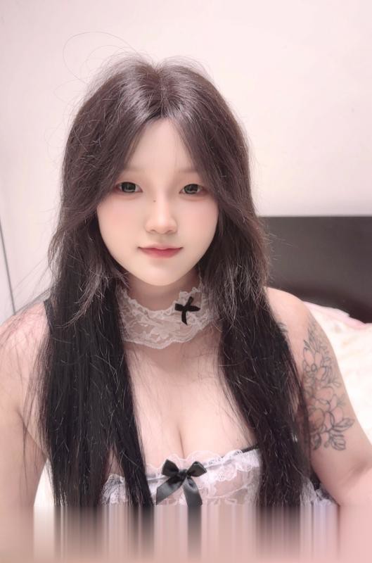 花臂少女水多多