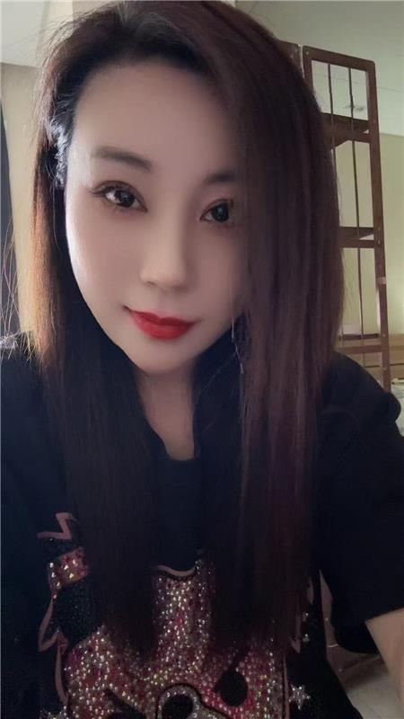 巨华世纪城泄火少妇