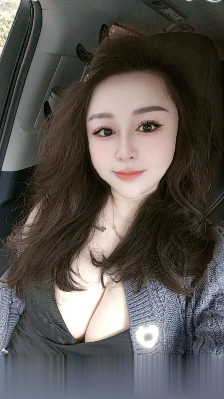 风情万种老板娘栖霞