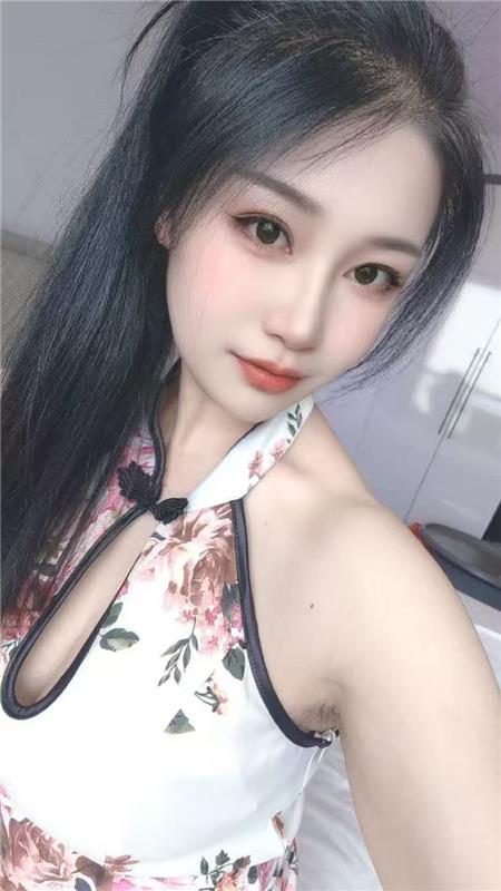 水嫩姐姐深喉一绝
