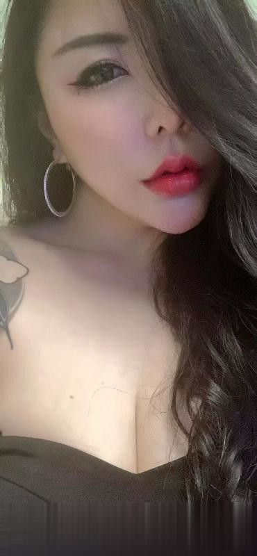 丰满肥臀小野猫