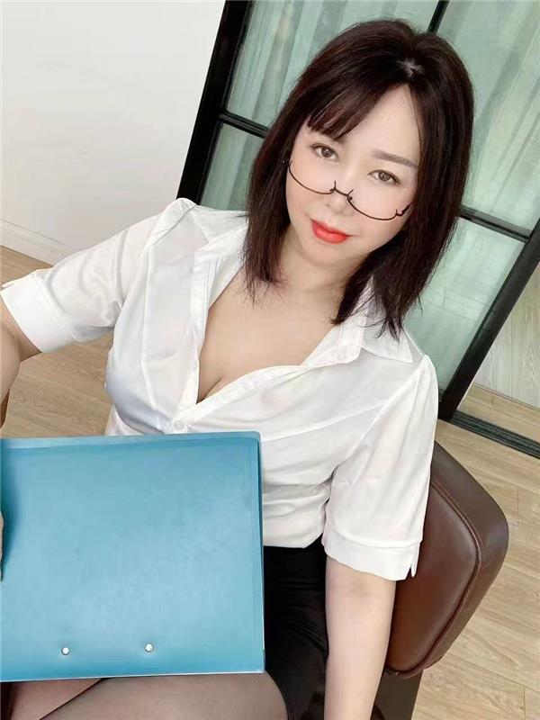 黄岛长腿少妇