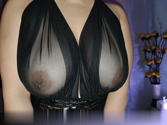 巨乳啵爆少妇美美老师