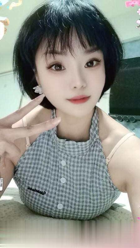 奶糖小骚骚.