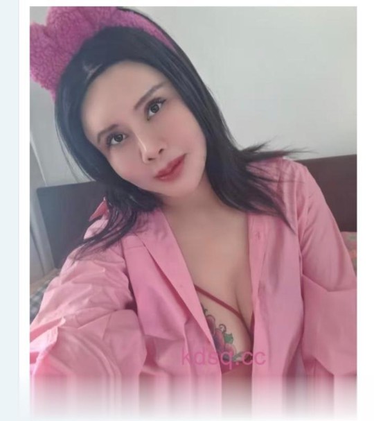 花胸风骚熟女