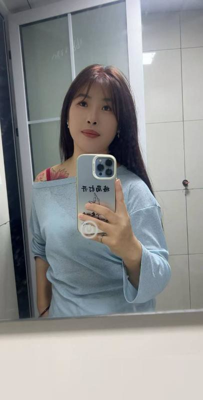 黑丝情趣风骚小妹