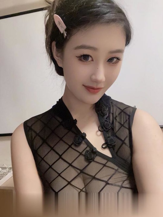 大胸少妇鹿鹿