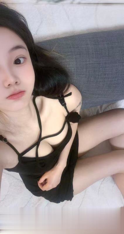 闷骚娃娃脸学妹