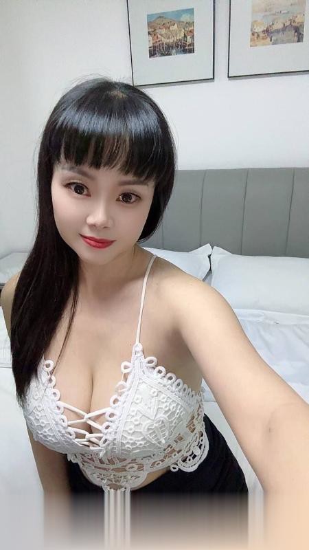 大奶子少妇.