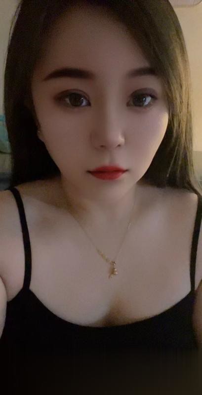 丰满肥臀兼职小少妇
